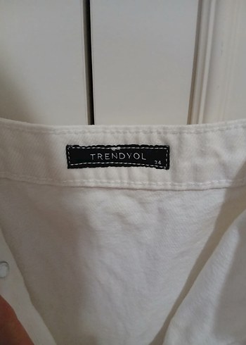 34 Beden Düğmeli Beyaz Mini Denim Elbise