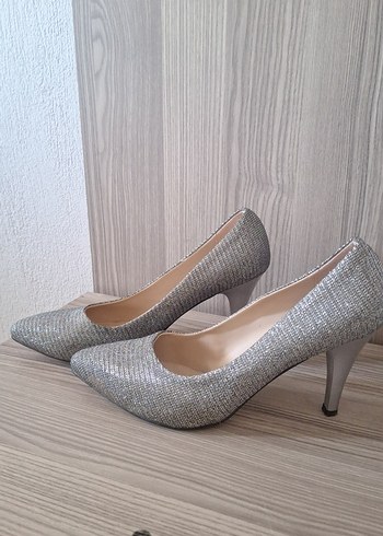 Essence Gri Simli Metal Stiletto Kadın Abiye Ayakkabı
