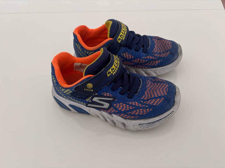 Skechers erkek çocuk 32 numara ayakkabı - Görsel 2