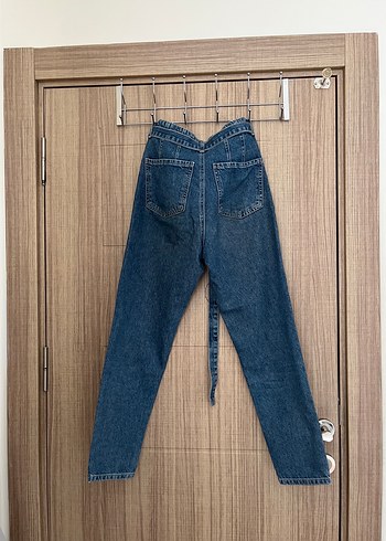 LC Waikiki Kemerli Rahat Kesim Mom Jean Mavi Kadın Kot Pantolon