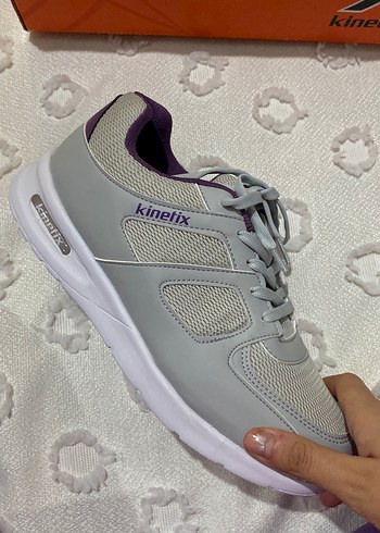 Kinetix Gri Beyaz Spor Ayakkabi