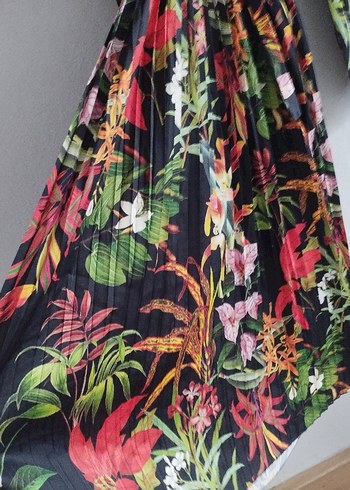 Çiçek Desenli Piliseli Uzun Bohem Elbise - Görsel 2