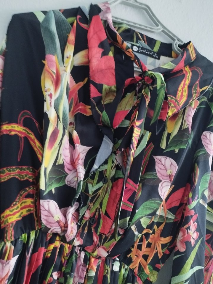 Çiçek Desenli Piliseli Uzun Bohem Elbise - Görsel 4