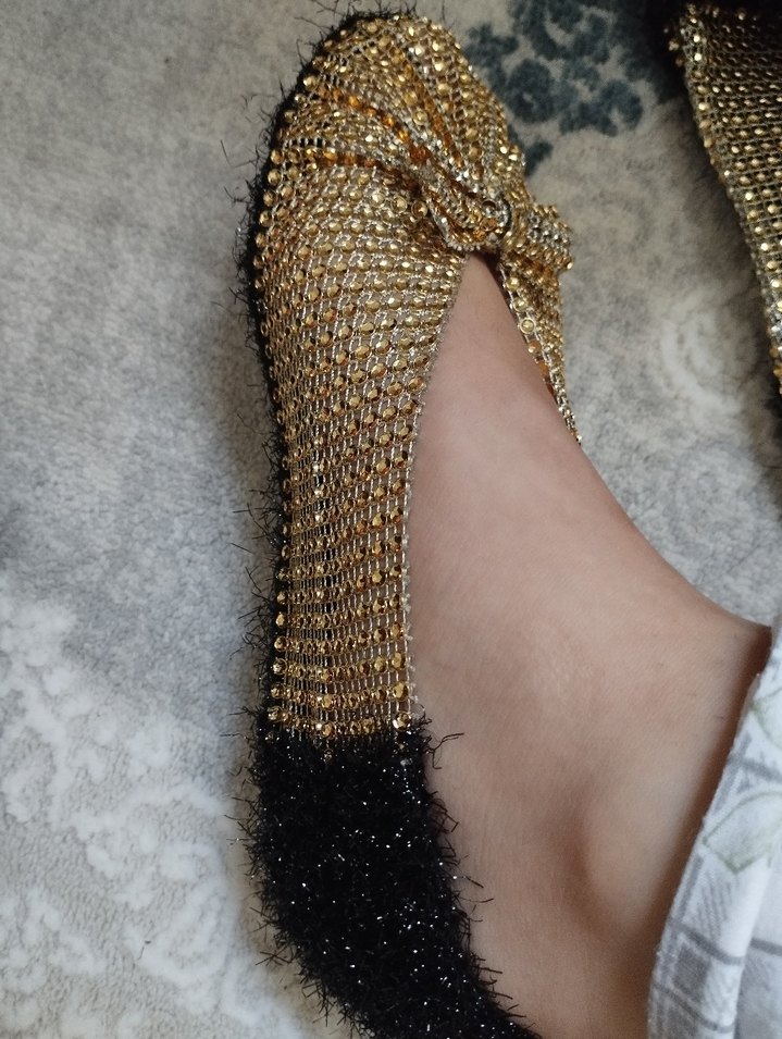 Kadın Altın Renk Parlak Payetli Terlik - Görsel 2