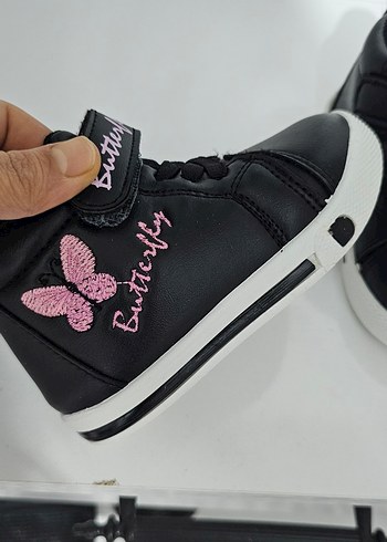 LC Waikiki Kız Çocuk Siyah Renkli Baskılı Spor Ayakkabı