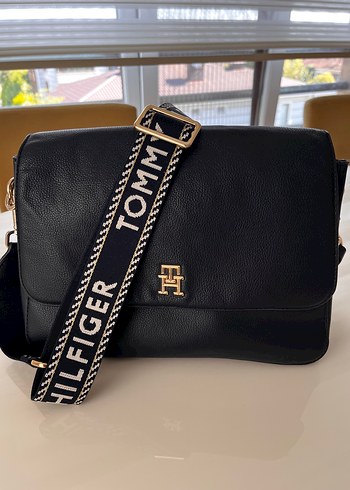 Tommy Hilfiger Çapraz Çanta