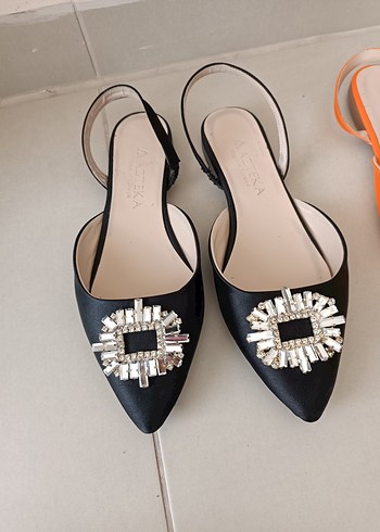 Diğer Turuncu Nakışlı Tokalı Stiletto Kadın Ayakkabı
