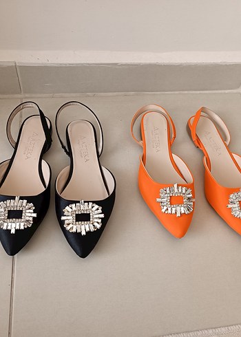 Turuncu Nakışlı Tokalı Stiletto Kadın Ayakkabı