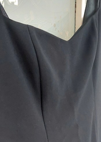 V Yaka Siyah Midi Elbise - Görsel 9