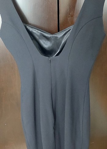 V Yaka Siyah Midi Elbise - Görsel 7