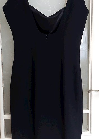 V Yaka Siyah Midi Elbise - Görsel 2