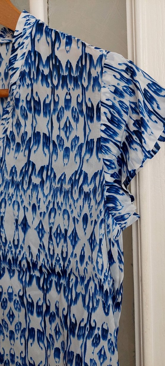 Mavi Batik Desenli v yaka Bluz - Görsel 4