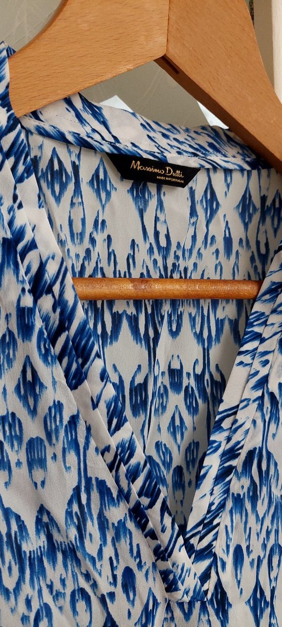 Mavi Batik Desenli v yaka Bluz - Görsel 2