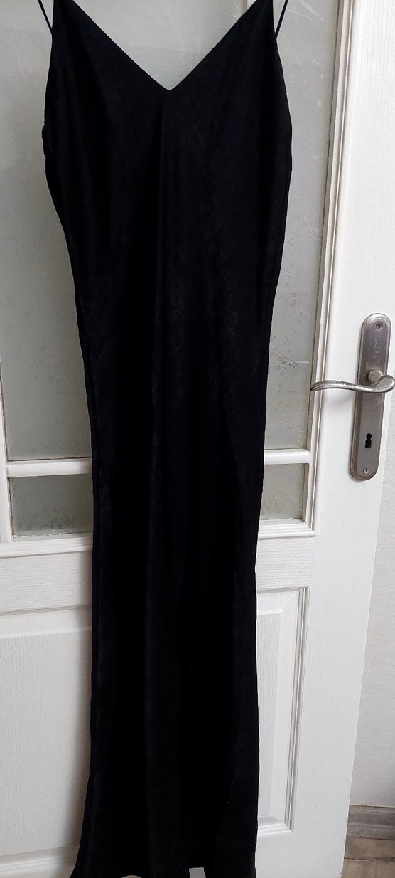 Kadın Siyah Uzun v yaka saten elbise - Görsel 2