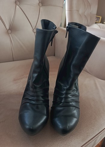 Zara Siyah Deri Yüksek Topuklu Gotik Kadın Bot
