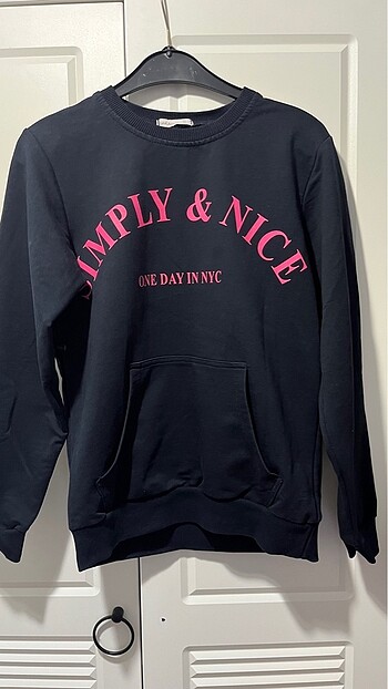 Sweatshirt