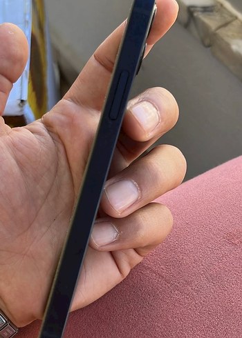 Siyah iPhone 12 yd - Görsel 2