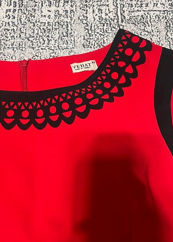 Nakışlı Kırmızı elbise - Görsel 2