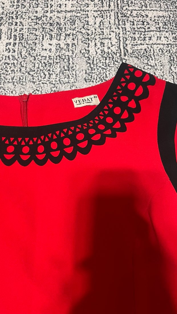 Nakışlı Kırmızı elbise - Görsel 2