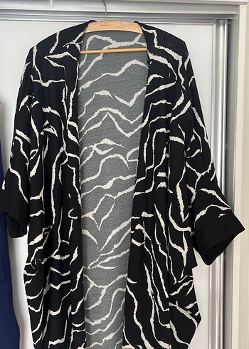 Zebra Desenli Uzun Kollu Kadın Kimono