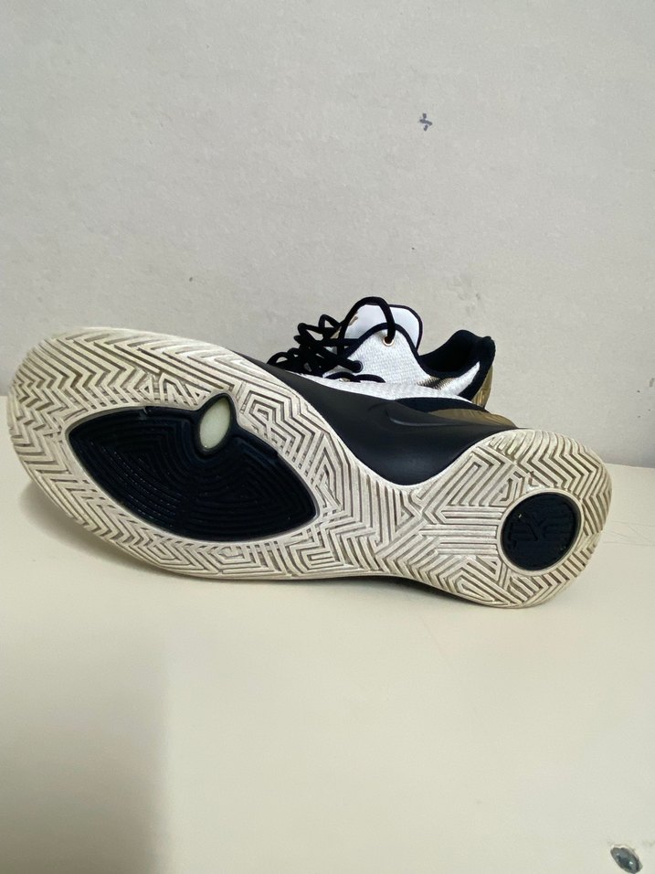 Nike Kyrie Flaytrap 2 Basketbol Ayakkabısı - Görsel 3