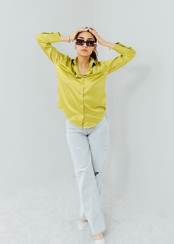 Zara Saten Görünümlü Sarı V Yaka Kadın Gömlek