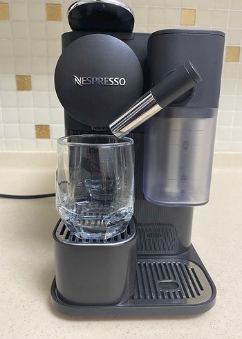 Nespresso latissima one kahve makinesi