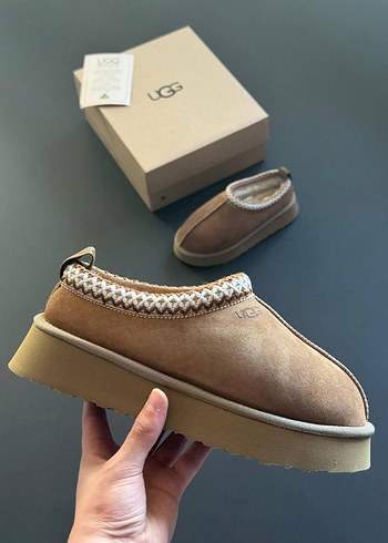 UGG tazz slipper