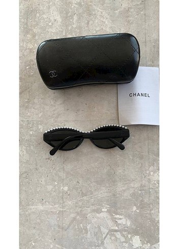 Beden siyah Renk Siyah Parlak İnci Detaylı Chanel Güneş Gözlüğü