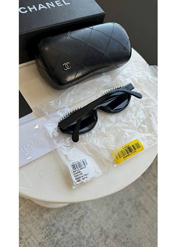 Chanel Siyah Parlak İnci Detaylı Chanel Güneş Gözlüğü