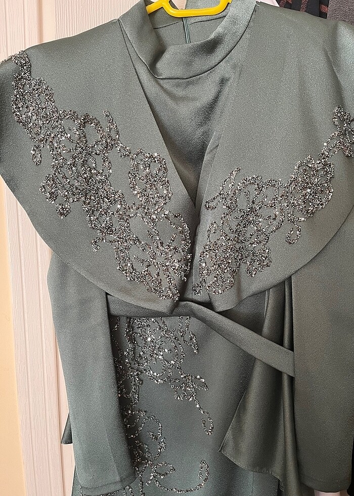 Tesettür abiye şalı ile - Görsel 3