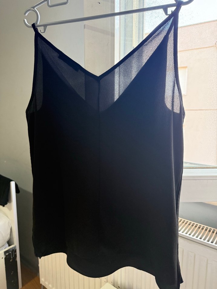 Siyah V Yaka Transparan Kadın Atlet - Görsel 2