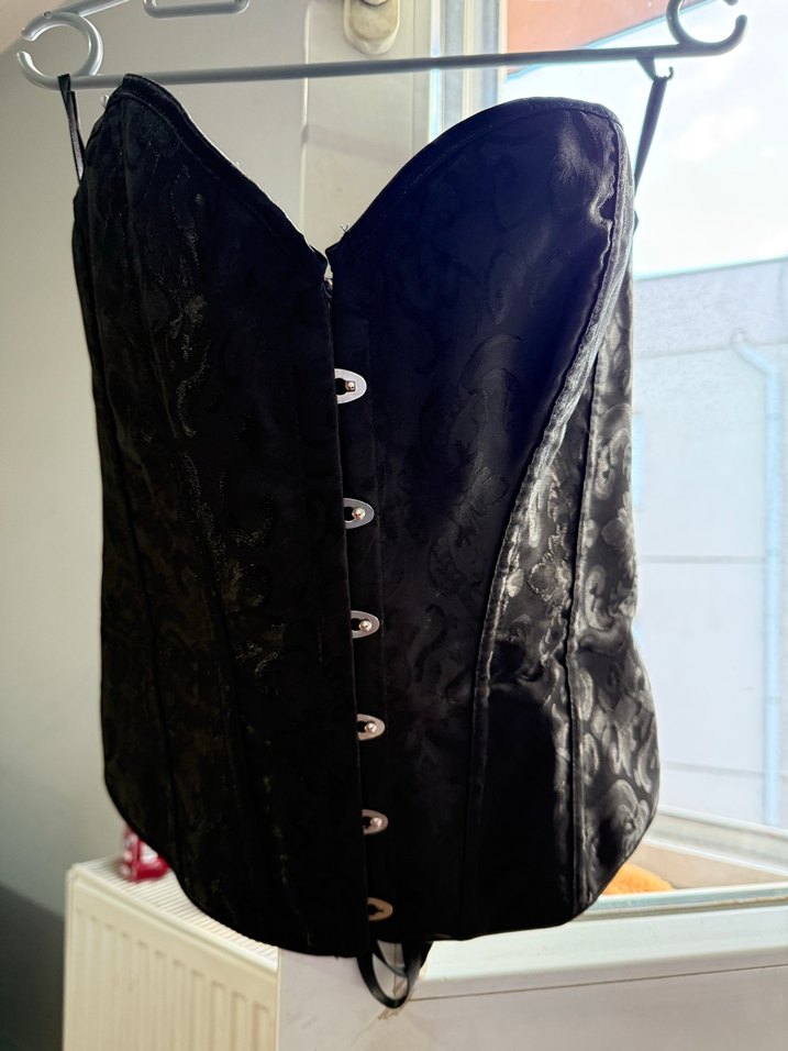 Zincir Detaylı Siyah Gotik Straplez Bustiyer - Görsel 2