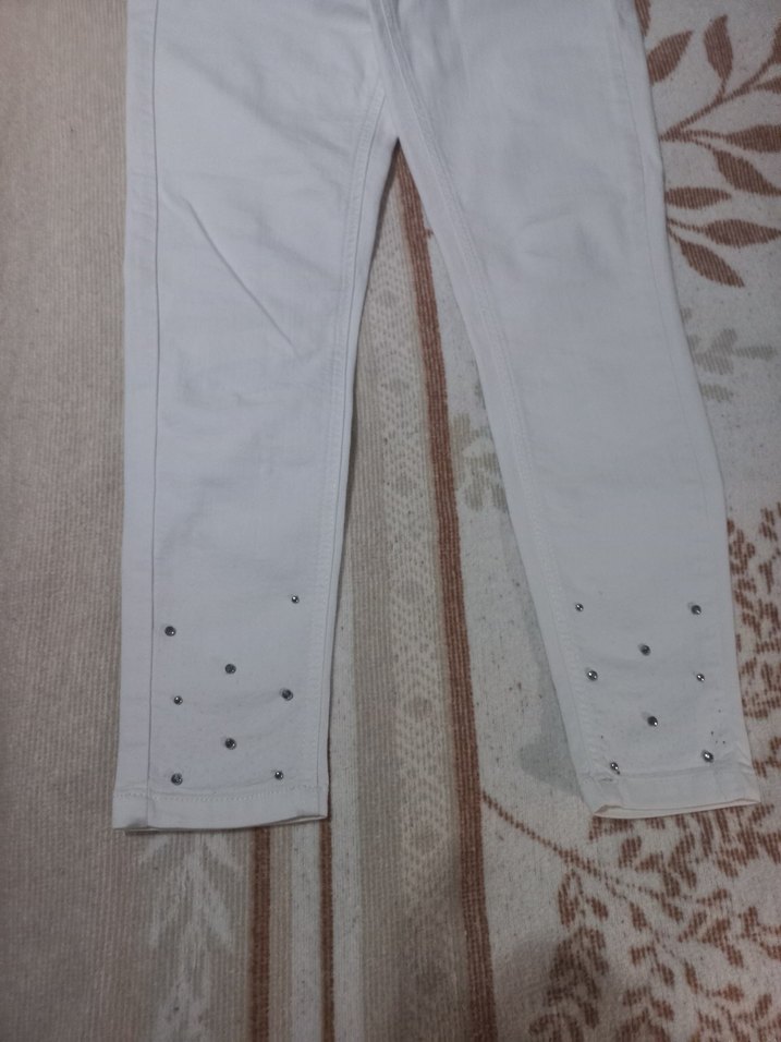 Düğmeli Nakış İşlemeli Beyaz Kadın Kot Pantolon - Görsel 3