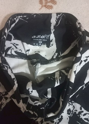 Kadın Siyah Beyaz Batik Desenli Tayt - Görsel 2