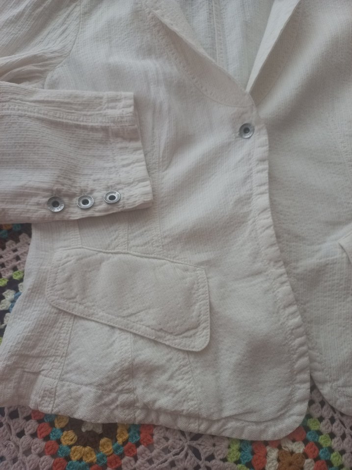 Düğmeli Beyaz Keten Kadın Blazer - Görsel 2
