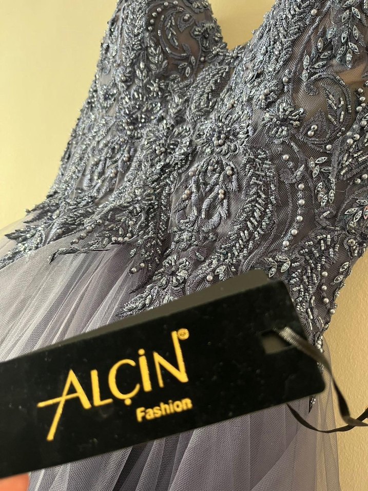 Uzun Askılı Mor Dantelli Fırfırlı Abiye Elbise - Görsel 5