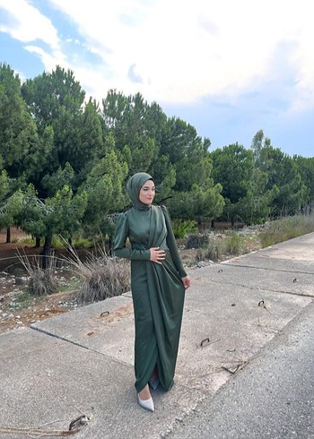 Şık Drapeli Uzun Kadın Elbisesi