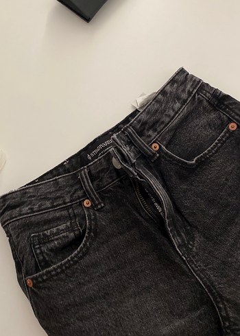 Stradivarius Kadın Gri Denim Regular Fit Jean