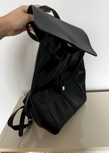 Siyah Kadın Deri Sırt Çantası - Görsel 3