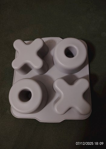 OİOİ XOXO River Green Powder Grey Kek Kalıbı Sıfır Üründür. - Görsel 2