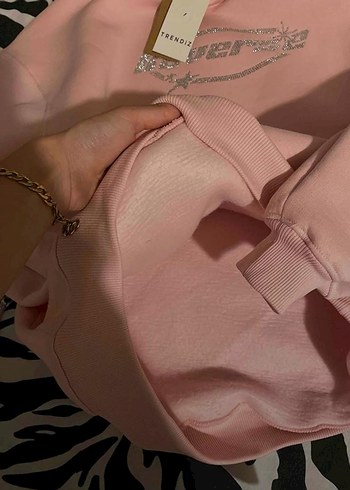Trendyol & Milla Pembe Kapüşonlu Rahat Kesim Sweatshirt 2 defa giyildi sadece
