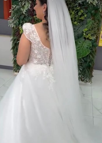 V Yakalı Beyaz A Kesim Gelinlik - Görsel 2