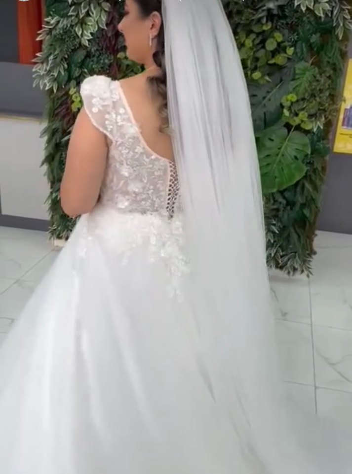 V Yakalı Beyaz A Kesim Gelinlik - Görsel 2