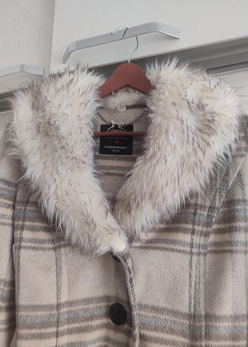 Kürk Detaylı Bej Kareli Midi Kadın Kaban - Görsel 3