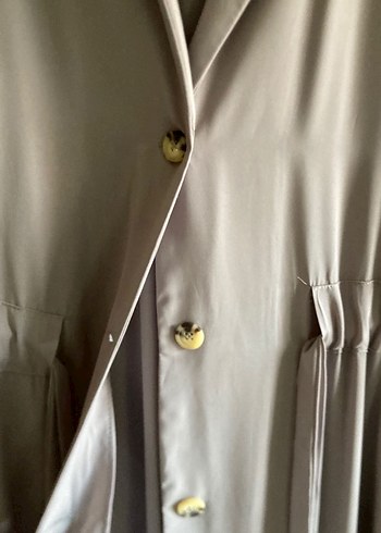 Suud Gri Uzun Düğmeli Kapan - Görsel 4