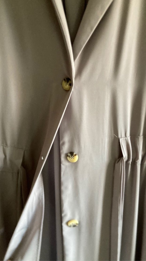 Suud Gri Uzun Düğmeli Kapan - Görsel 4