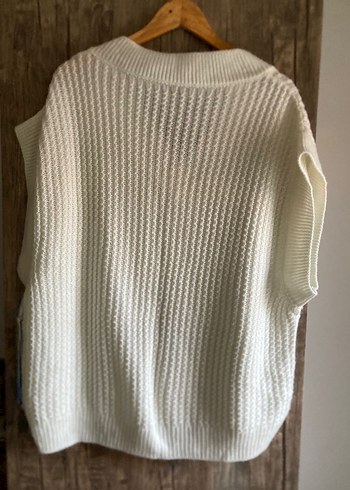Beyaz V Yaka Örgü Kadın Süveter - Görsel 3