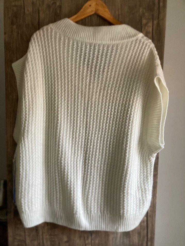 Beyaz V Yaka Örgü Kadın Süveter - Görsel 3