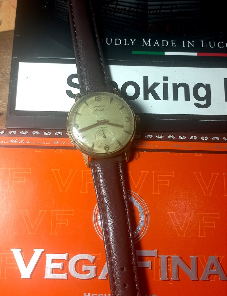 Atomik Nivada Kurmalı Kahverengi Erkek Kol Saati - Görsel 2